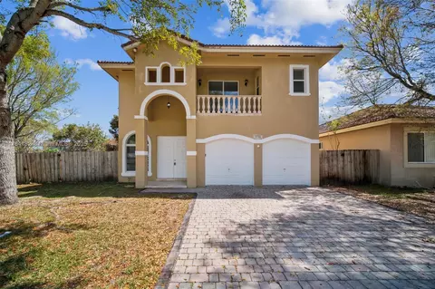 1736 NE 9th Dr, Homestead, FL 33033