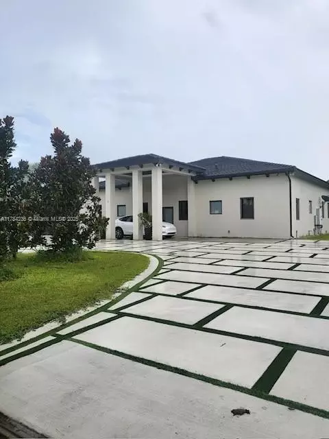 17840 SW 216th St, Miami, FL 33170