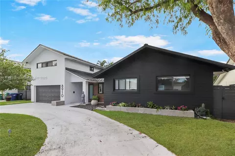 8910 SW 159th Ter, Palmetto Bay, FL 33157