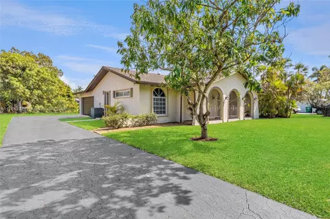 8941 SW 176th St, Palmetto Bay, FL 33157