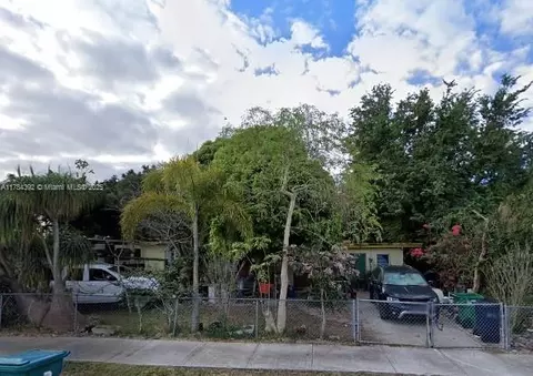 15340 Garfield Dr, Homestead, FL 33033
