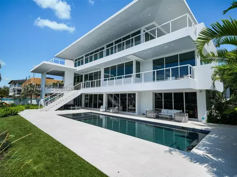 830 Lugo Ave, Coral Gables, FL 33156