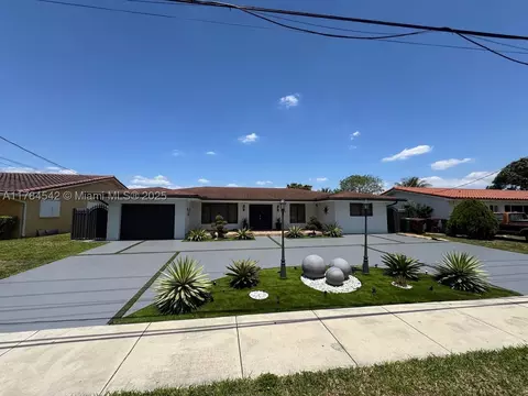 1725 W 76th St, Hialeah, FL 33014