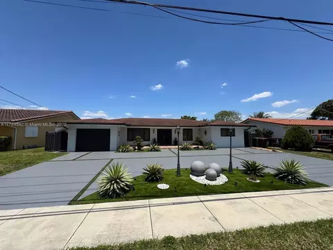 1725 W 76th St, Hialeah, FL 33014