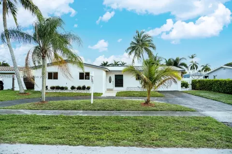 5820 SW 17th St, Plantation, FL 33317