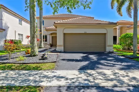 1916 Aspen Ln, Weston, FL 33327