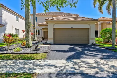 1916 Aspen Ln, Weston, FL 33327