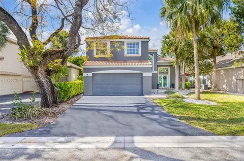 10360 NW 11th St, Plantation, FL 33322