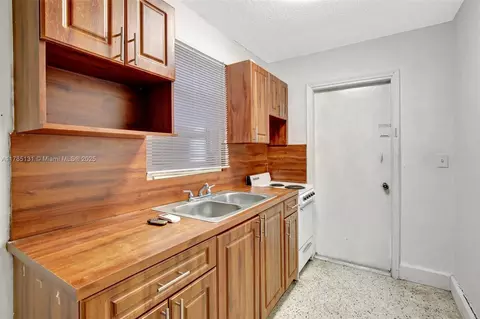5890 E 2nd Ave, Hialeah, FL 33013 photo 45