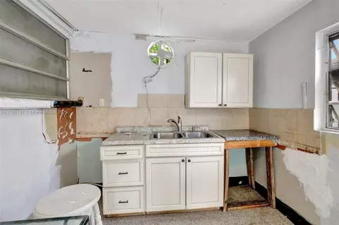 5890 E 2nd Ave, Hialeah, FL 33013 photo 48