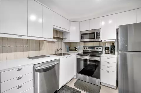 257 S Cypress Rd #416, Pompano Beach, FL 33060