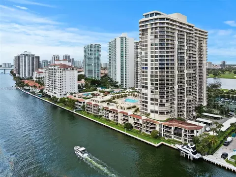 20191 E Country Club Dr #TS3, Aventura, FL 33180