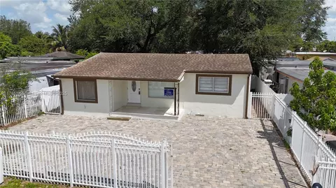 2265 NW 89th St, Miami, FL 33147