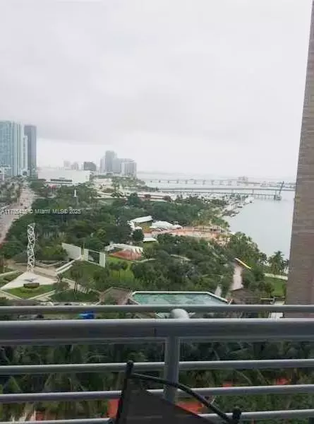325 S Biscayne Blvd #2122, Miami, FL 33131