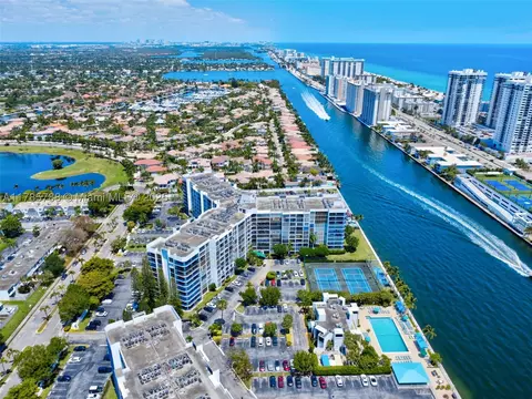 1000 Parkview Dr #1024, Hallandale Beach, FL 33009