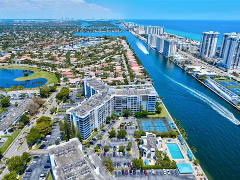 1000 Parkview Dr #1024, Hallandale Beach, FL 33009