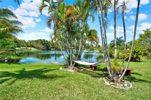 21420 SW 97th Pl, Cutler Bay, FL 33189