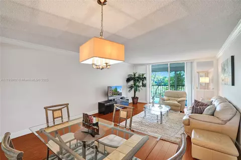 370 NW 76th Ave #307, Margate, FL 33063