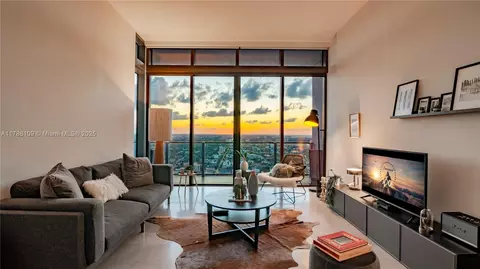 88 SW 7th St #4008, Miami, FL 33130