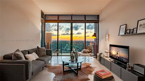 88 SW 7th St #4008, Miami, FL 33130