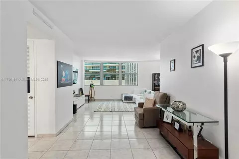 5055 Collins Ave #5F, Miami Beach, FL 33140