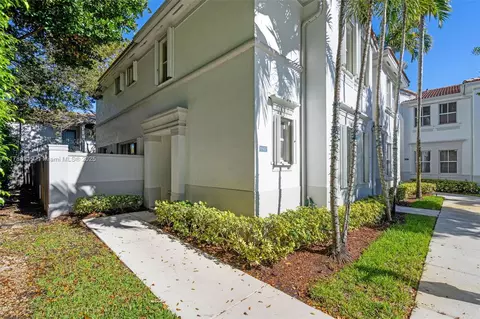 15507 SW 39th St #319, Miramar, FL 33027