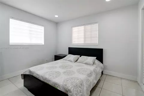 Bedroom - 7600 W 15th Ave, Hialeah, FL 33014 photo 1 of 3