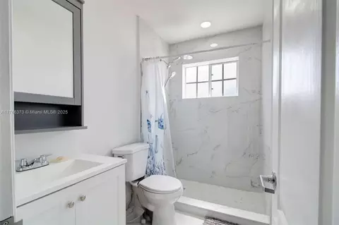 Bath - 7600 W 15th Ave, Hialeah, FL 33014 photo 1 of 1