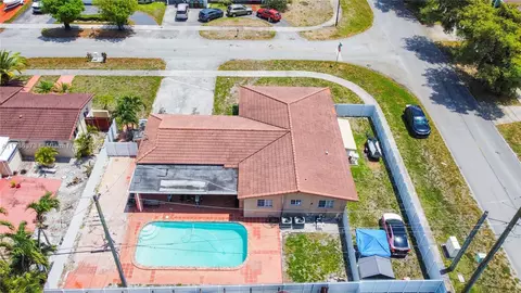 View/Area - 7600 W 15th Ave, Hialeah, FL 33014 photo 4 of 6