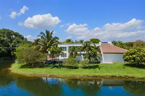 8820 SW 104th St, Miami, FL 33176
