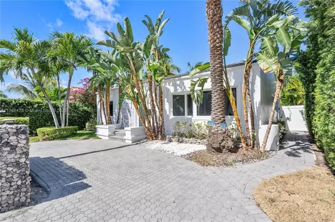 8934 Harding Ave, Surfside, FL 33154 photo 2