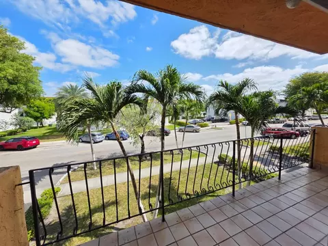 1900 W 54th St #120, Hialeah, FL 33012