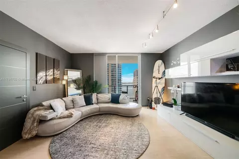 1060 Brickell Ave #3003, Miami, FL 33131