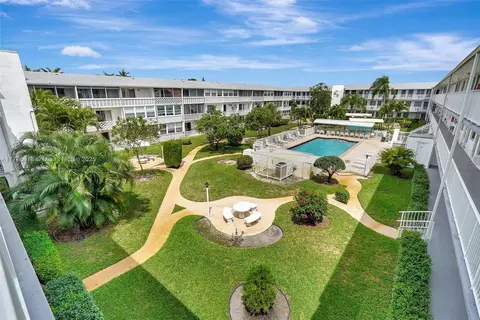 15610 NE 6th Ave #34D, Miami, FL 33162