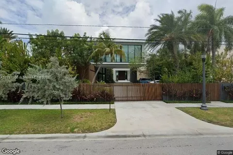 3080 N Bay Rd, Miami Beach, FL 33140