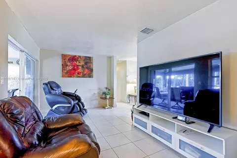 Undisclosed, Miami, FL 33176 photo 6