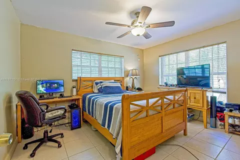 Undisclosed, Miami, FL 33176 photo 19