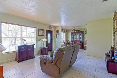Undisclosed, Miami, FL 33176 photo 4