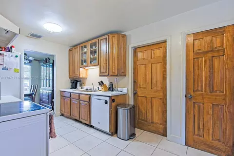 Undisclosed, Miami, FL 33176 photo 8