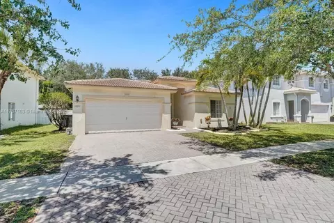 12711 SW 45th Dr, Miramar, FL 33027