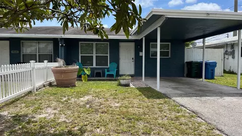 460 NE 45th St, Oakland Park, FL 33334