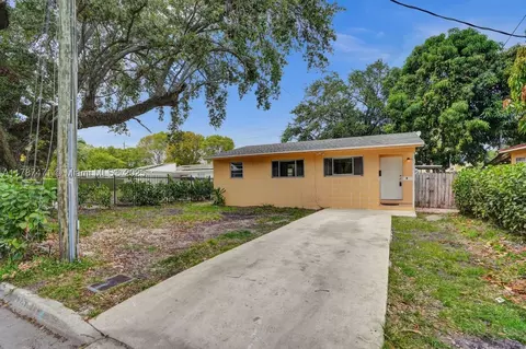 6091 SW 64th Ter, South Miami, FL 33143