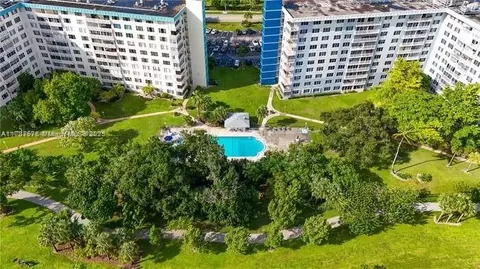 4200 Hillcrest Dr #1017, Hollywood, FL 33021