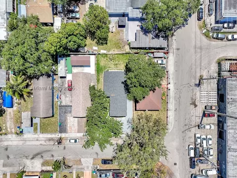 3384 NW 52nd St, Miami, FL 33142