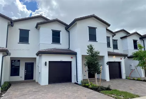 253 SW 159th Way, Pembroke Pines, FL 33027