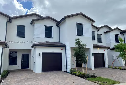 253 SW 159th Way, Pembroke Pines, FL 33027