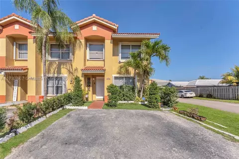 18867 NW 52nd Pl, Miami Gardens, FL 33055