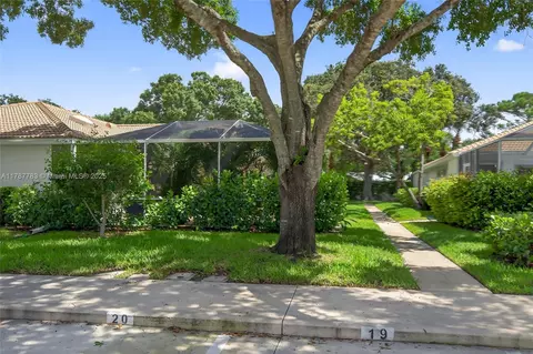 3903 Water Oak Ct, Palm Beach Gardens, FL 33410