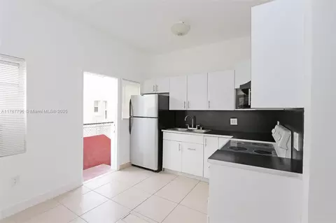 2041 SW 7th St, Miami, FL 33135 photo 17