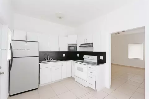 2041 SW 7th St, Miami, FL 33135 photo 18